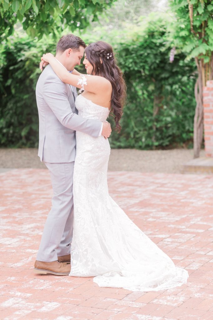 GARDENS AT PEACOCK FARMS WEDDING