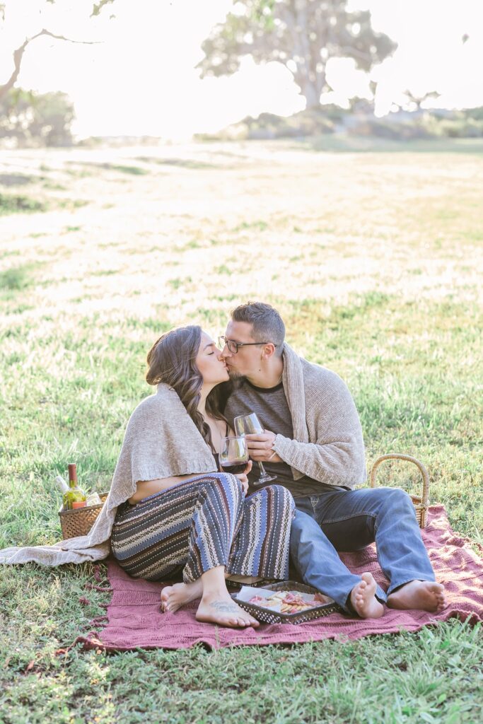 PICNIC ENGAGEMENT SESSION